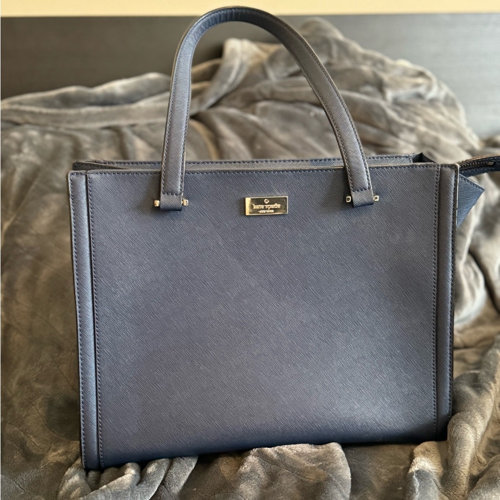 New Condition KATE SPADE regatta court saffiano vita, navy blue